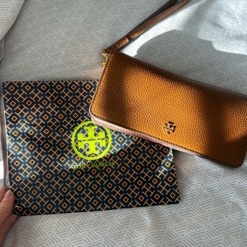 Tory Burch wristlet wallet